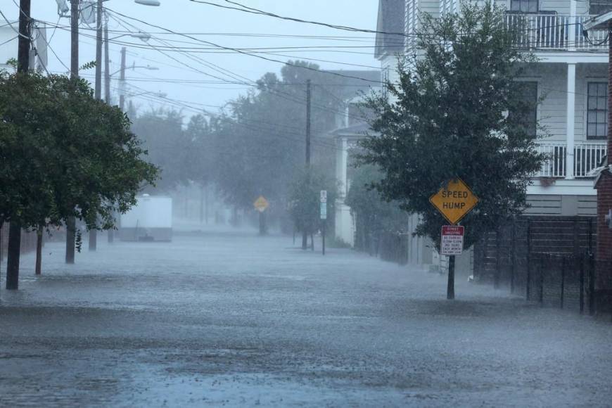 Ian golpea Carolina del Sur tras sembrar destrucción en Florida