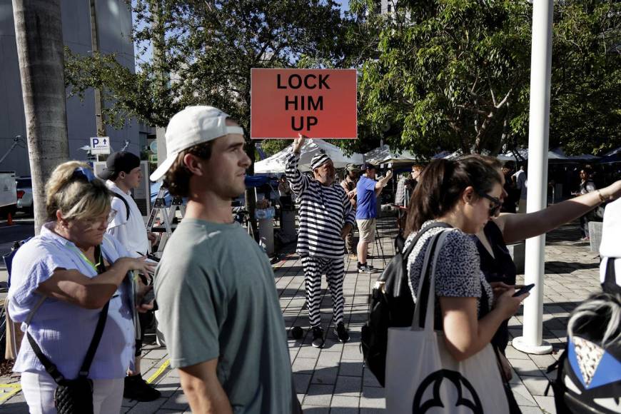 Juicio de Trump en Miami desata protestas: simpatizantes y opositores salen a las calles