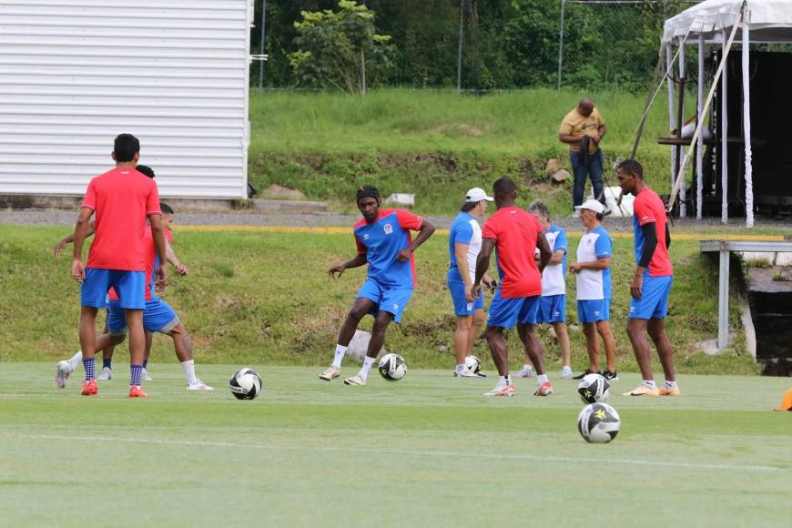 Así fue el regreso de Alberth Elis a entrenamientos del Olimpia