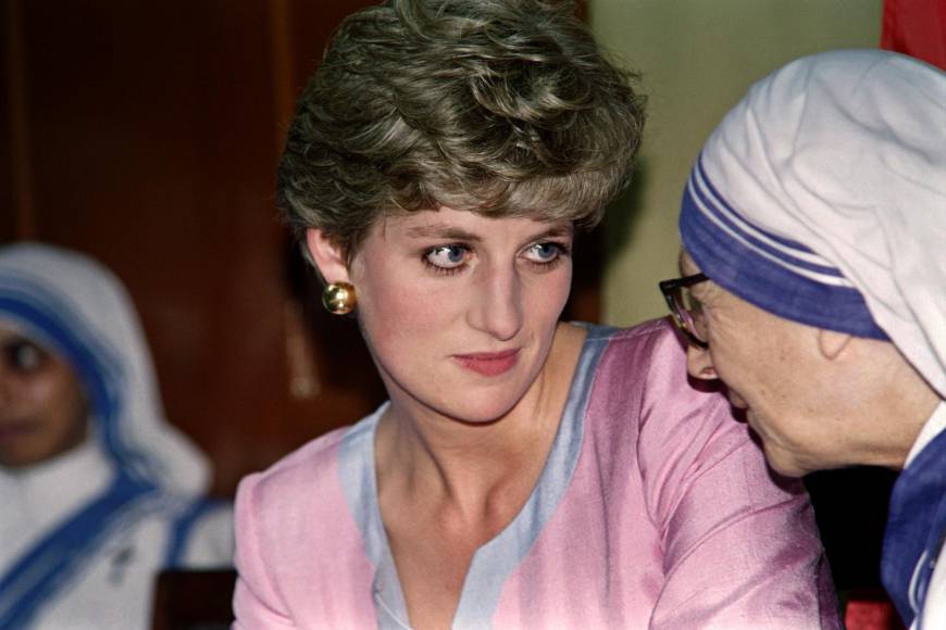 Infancia conflictiva, un falso cuento de hadas y un polémico divorcio: así fue la vida de la princesa Diana