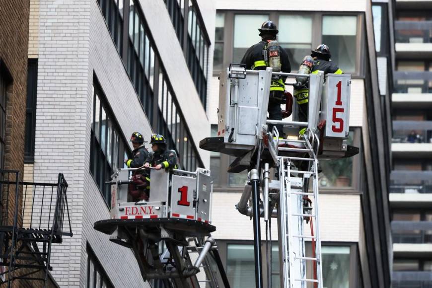 Lo que se sabe del colapso de un edificio de estacionamiento en Manhattan