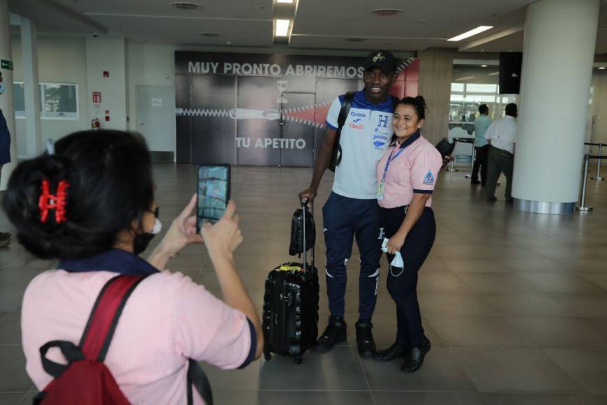 Así fue la llegada de la Selección de Honduras tras su gira en Europa y Asia