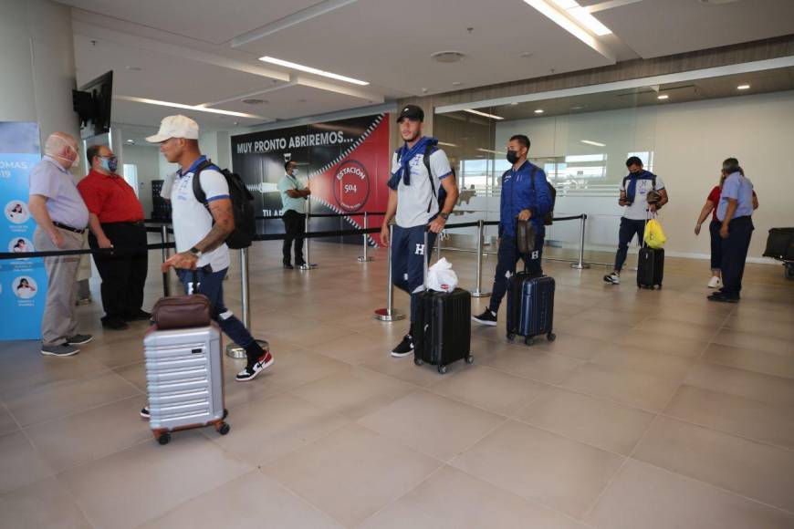 Así fue la llegada de la Selección de Honduras tras su gira en Europa y Asia