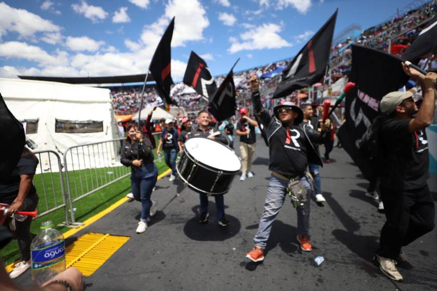 Varios detenidos durante disturbios en marcha de la resistencia dentro del Estadio Nacional