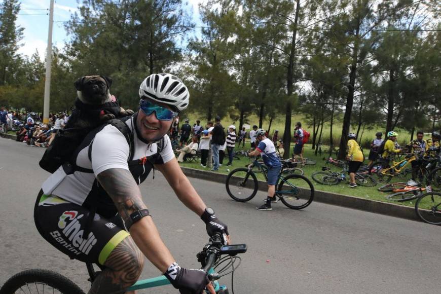 Las mascotas también formaron parte de la Vuelta Ciclística 2023