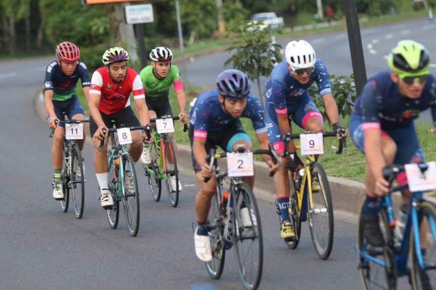 Adrenalina a tope en la categoría Élite de la Vuelta Ciclística; Luis López busca el bicampeonato