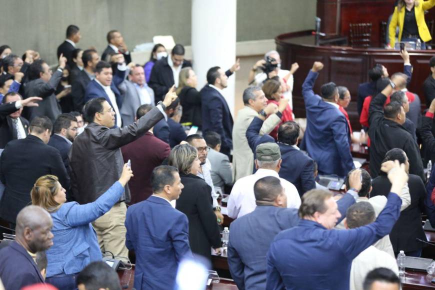 Otra vez las dos mociones para elegir al fiscal no alcanzan los votos necesarios en el Congreso de Honduras