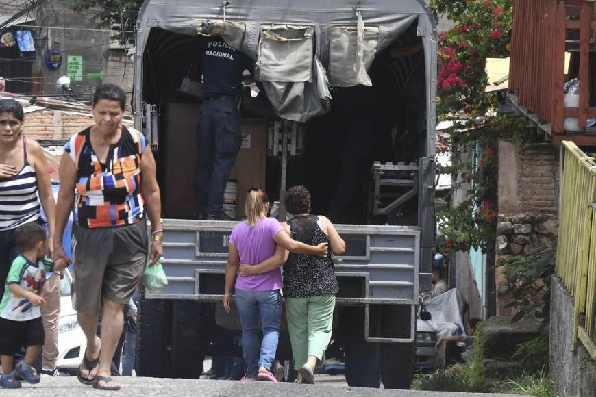 Más de 2 mil personas han sido rescatadas de la colonia Guillén por falla geológica