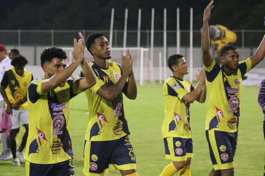 ¡Lágrimas y alegría! Emotiva celebración de Génesis por avanzar a semifinales