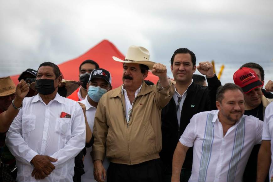 Así fue la inauguración de la Plaza Isy Obed, muerto en golpe de Estado en Honduras