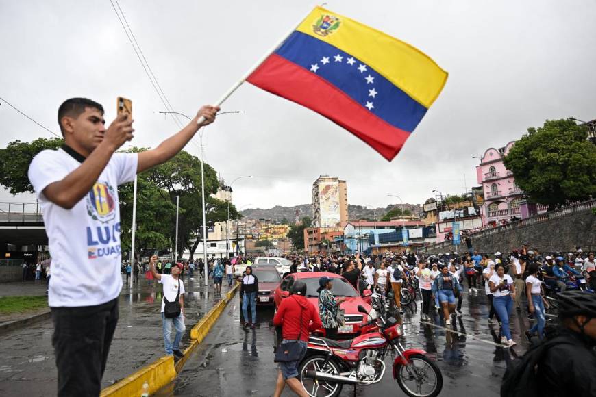 “Nos robaron”: Decepción y cacerolas en Venezuela tras elecciones