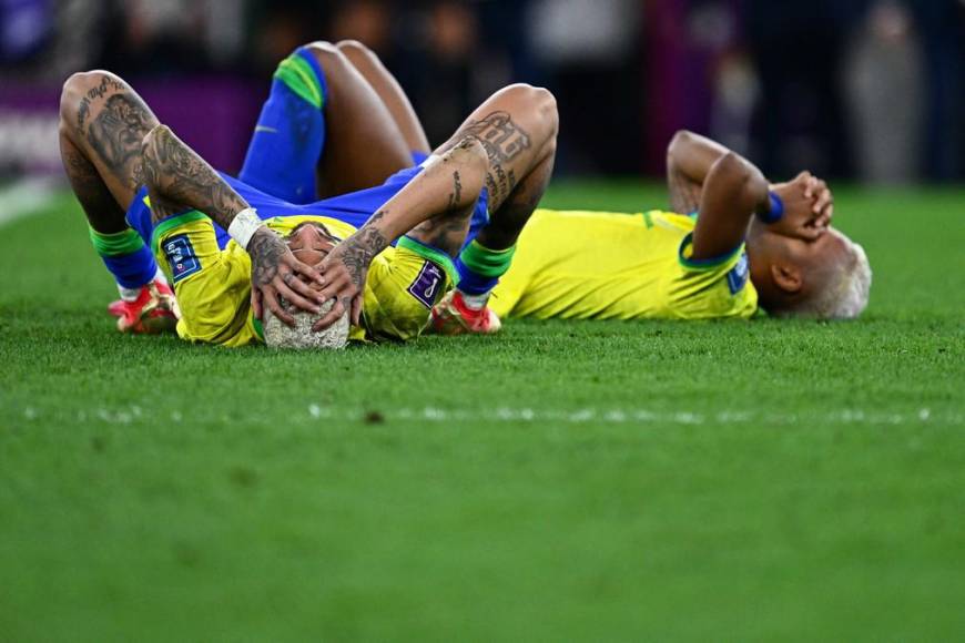 ¡Desconsolados! El llanto de los jugadores de Brasil tras perder ante Croacia