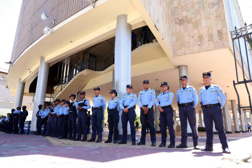 Calles cerradas y fuerte resguardo policial afuera del Congreso para elegir la nueva Corte Suprema de Justicia