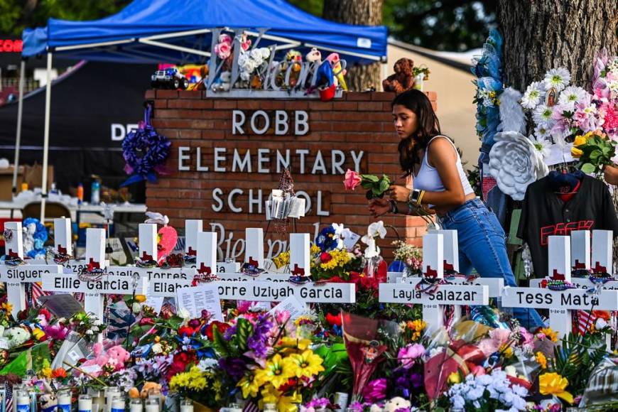 “Nunca podrías pedirle a un niño que regrese”: Alcalde de Uvalde demolerá escuela donde ocurrió masacre