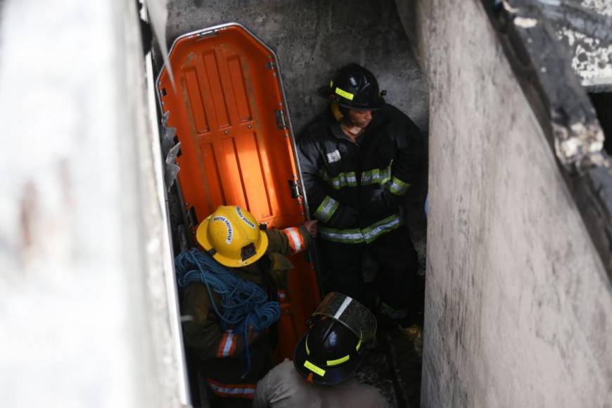 Retiran cadáveres de las cinco víctimas del incendio en Ciudad Lempira