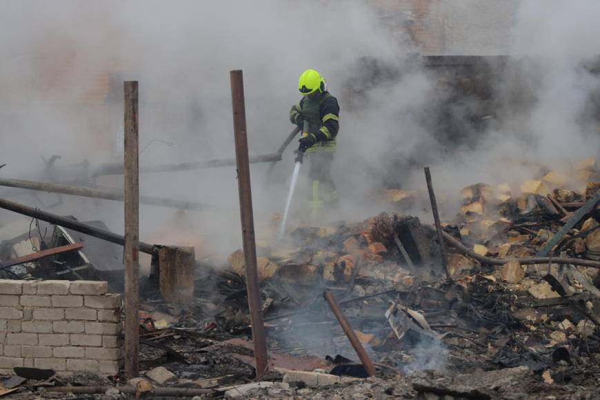 Bombardeo ruso en Odesa deja unos 16 muertos y crisis sigue en Ucrania