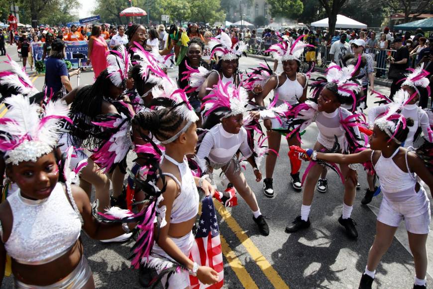 Estados Unidos celebra el Labor Day con coloridos desfiles