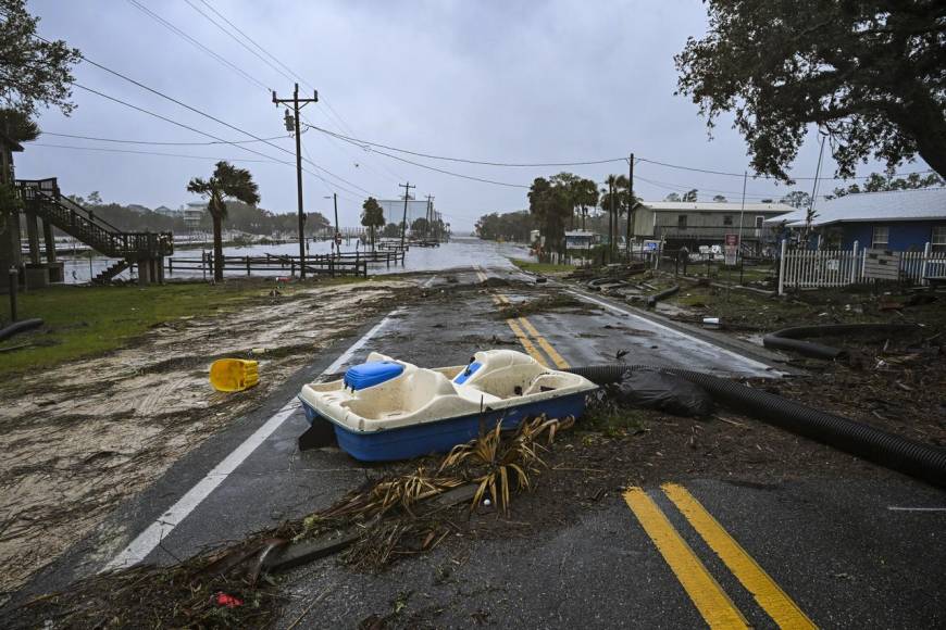 El huracán Idalia es “extremadamente peligroso”; Florida reporta fuertes inundaciones