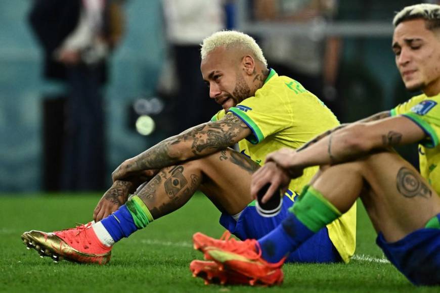 ¡Desconsolados! El llanto de los jugadores de Brasil tras perder ante Croacia