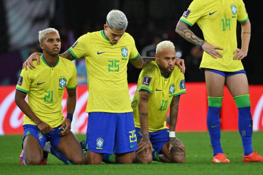 ¡Desconsolados! El llanto de los jugadores de Brasil tras perder ante Croacia