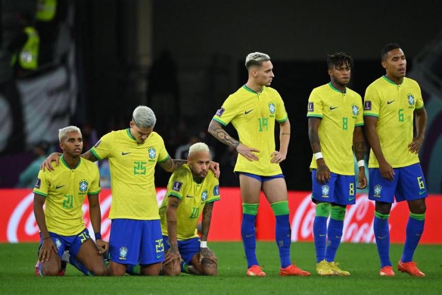 ¡Desconsolados! El llanto de los jugadores de Brasil tras perder ante Croacia