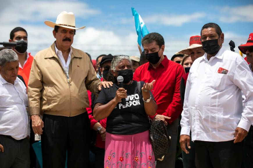 Así fue la inauguración de la Plaza Isy Obed, muerto en golpe de Estado en Honduras