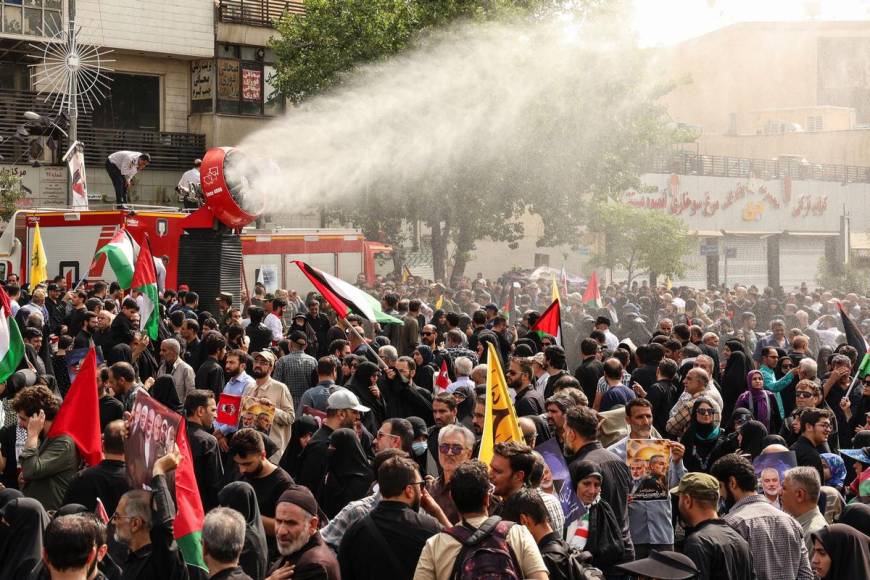 Gritos de venganza en el funeral del líder de Hamás, Irán y sus aliados preparan su respuesta