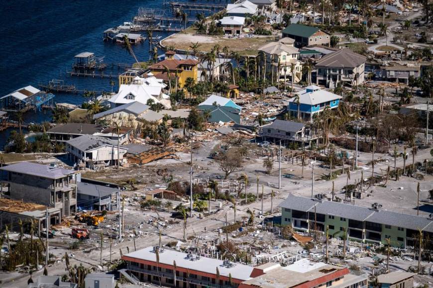 Destrucción, inundaciones y muertes: así fue el paso del huracán Ian por Fort Myers