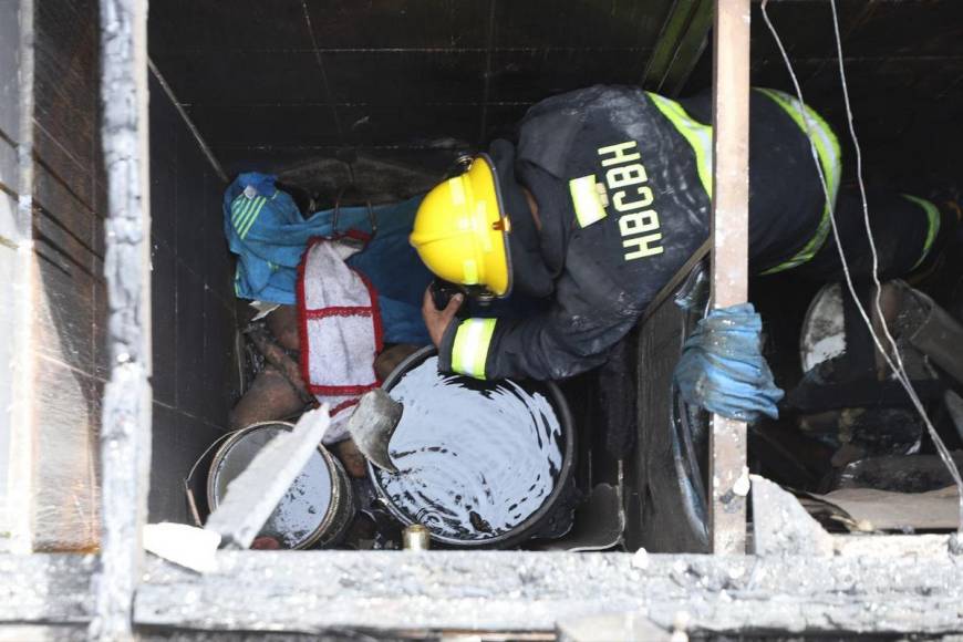 Retiran cadáveres de las cinco víctimas del incendio en Ciudad Lempira