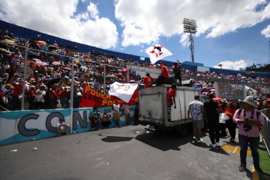 Varios detenidos durante disturbios en marcha de la resistencia dentro del Estadio Nacional