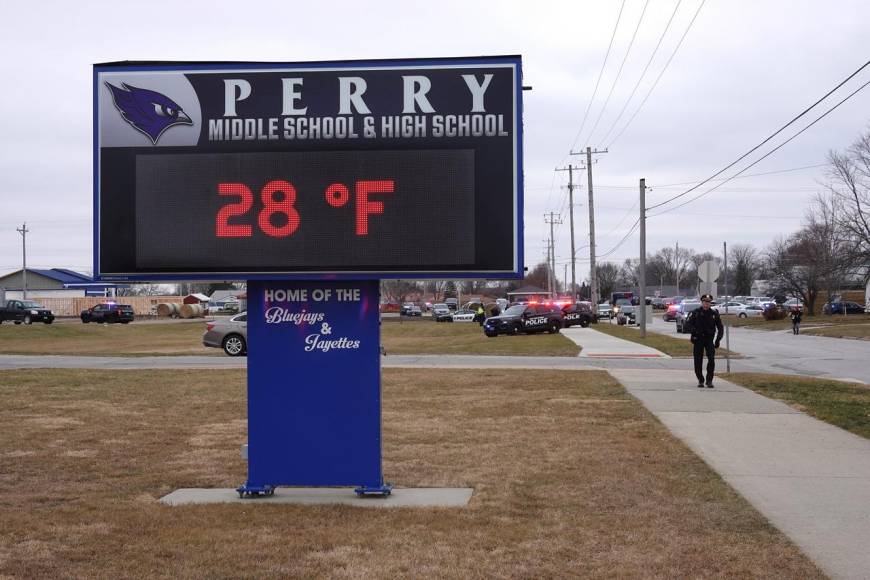 Qué se sabe del tiroteo en una escuela secundaria en Iowa