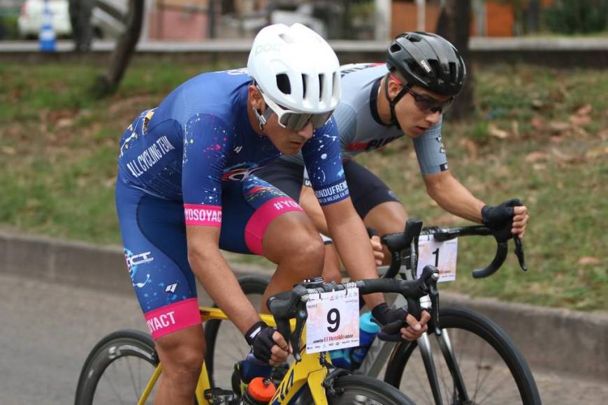 Adrenalina a tope en la categoría Élite de la Vuelta Ciclística; Luis López busca el bicampeonato