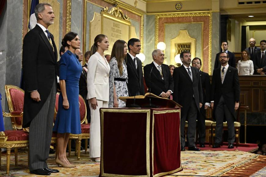 La princesa Leonor jura ante la Constitución en su cumpleaños 18