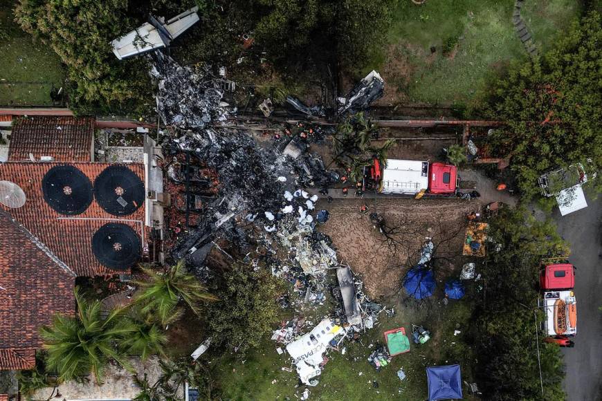 Las impactantes imágenes tras la caída de un avión en Brasil; hay 62 muertos