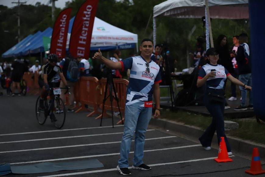 Dedicación y experiencia en amplia cobertura a la Vuelta Ciclística 2023