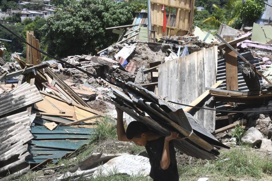 Más de 2 mil personas han sido rescatadas de la colonia Guillén por falla geológica