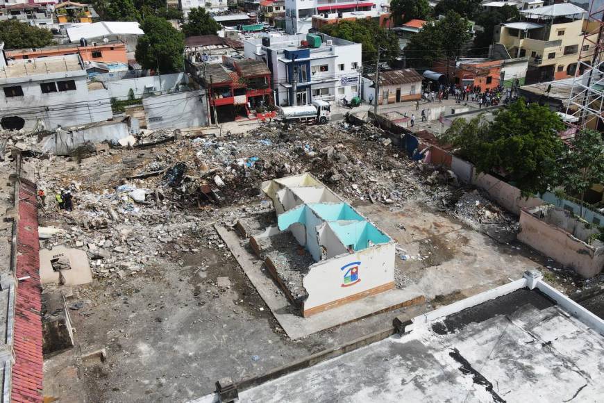 ¡Zona cero! 10 muertos y unos 11 desaparecidos en explosión de zona comercial en República Dominicana