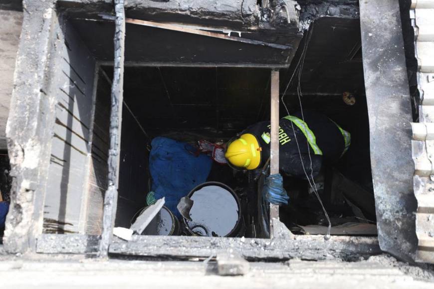 Retiran cadáveres de las cinco víctimas del incendio en Ciudad Lempira