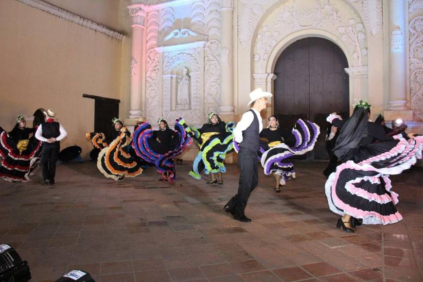 ¡A lo grande! Comayagua recibe el 2024 con tradicionales 12 campanadas