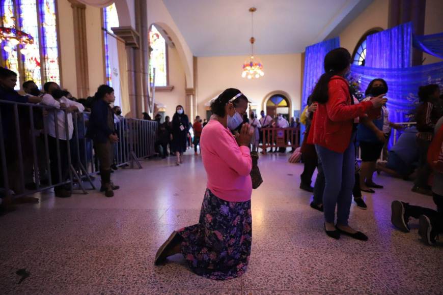 Ofrendas y promesas: imágenes de la eucaristía por el 276 aniversario del hallazgo de la Virgen de Suyapa