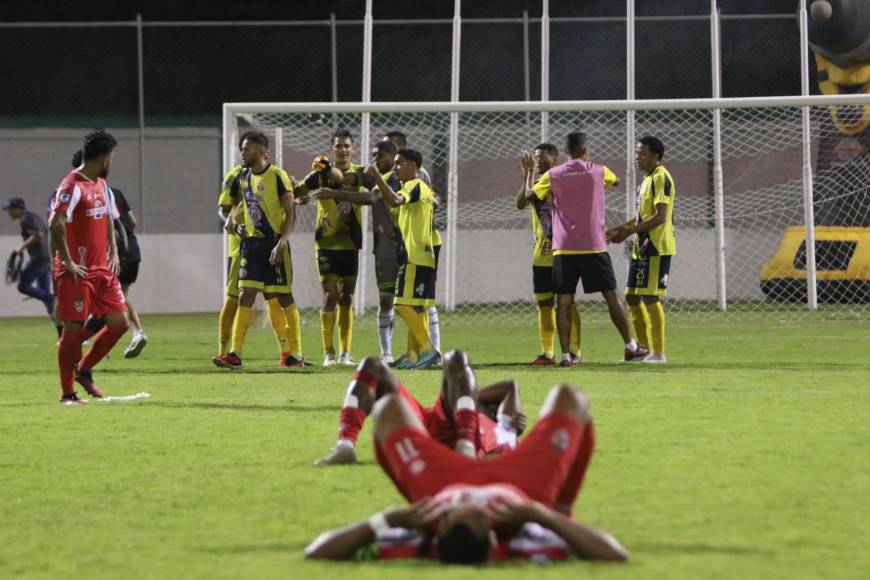 ¡Lágrimas y alegría! Emotiva celebración de Génesis por avanzar a semifinales