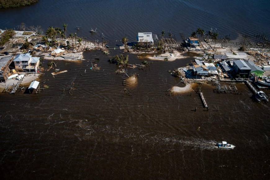 Destrucción, inundaciones y muertes: así fue el paso del huracán Ian por Fort Myers