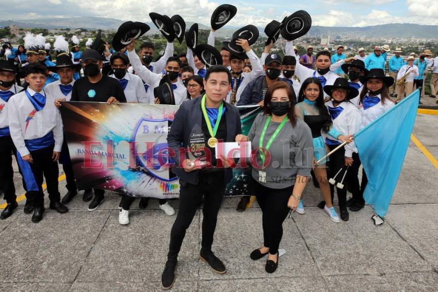 Así se realizó la guerra de bandas de la UTH (FOTOS)