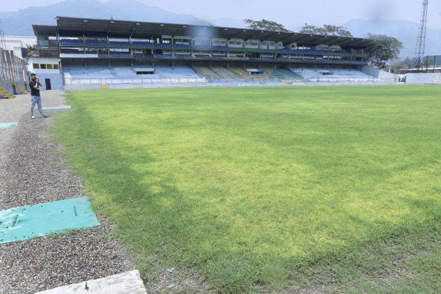 Cancha del estadio Morazán ya casi está lista, ahora pulen camerinos y gradería