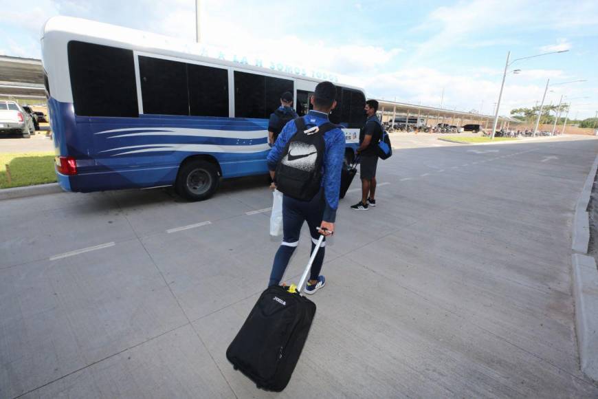 Así fue la llegada de la Selección de Honduras tras su gira en Europa y Asia