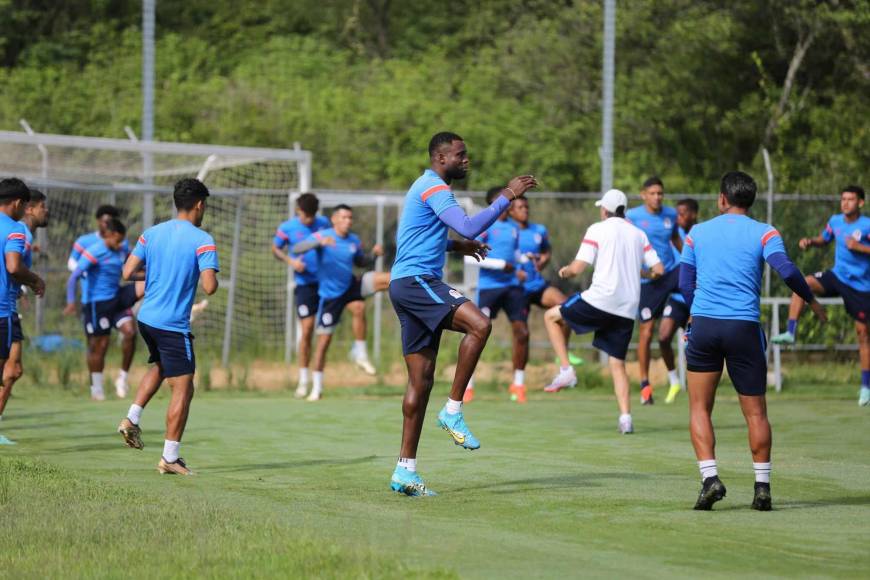 Rambo de León recomienda jugador a Olimpia, Benguché sigue en el ‘albo’ y ¿nuevo fichaje?