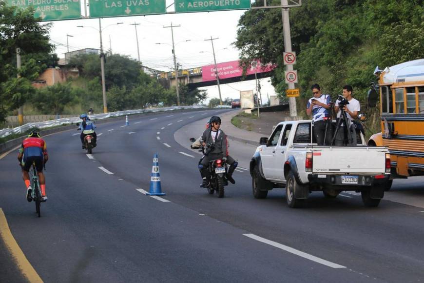 Dedicación y experiencia en amplia cobertura a la Vuelta Ciclística 2023