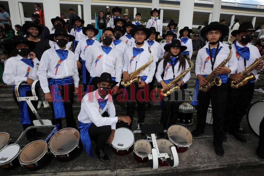 Así se realizó la guerra de bandas de la UTH (FOTOS)