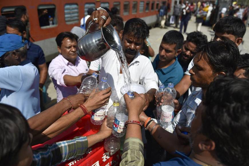 Nueva Delhi se derrite ante récord de temperatura alta en India