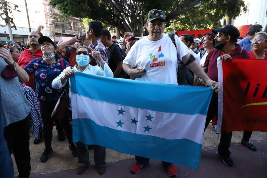 Militantes de Libre exigen al Congreso Nacional elección de la Corte Suprema de Justicia